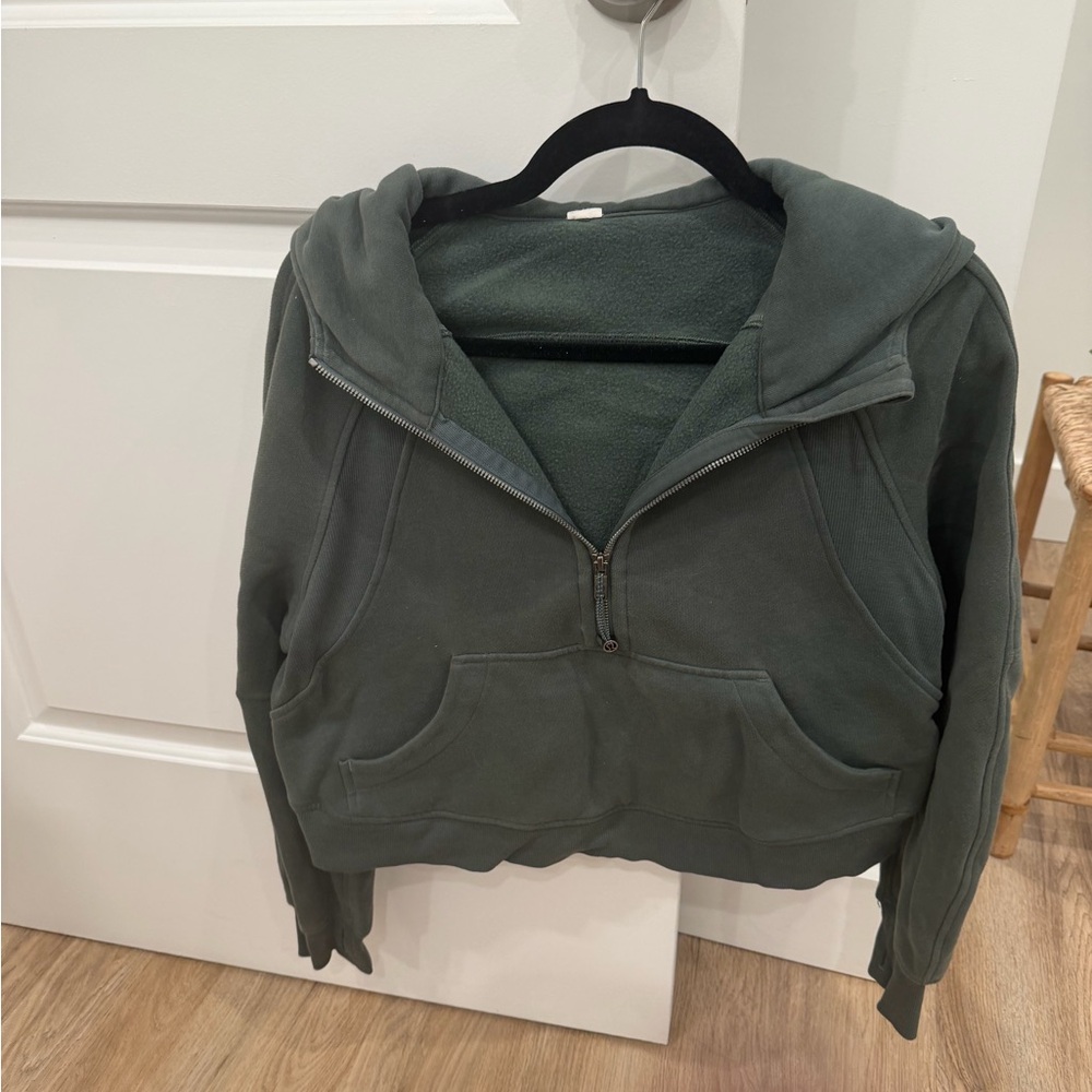 Lululemon hoodie. Cropped XS
